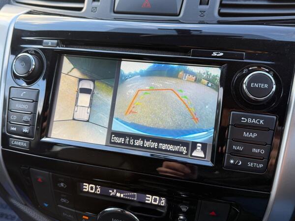 Nissan Navara 2.3 dCi Tekna 4WD Euro 6 (s/s) 4dr