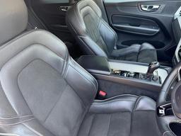 Volvo XC60 2.0 D4 R-Design AWD Euro 6 (s/s) 5dr at 4th