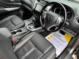 Nissan Navara 2.3 dCi Tekna Auto 4WD Euro 6 4dr at 5th