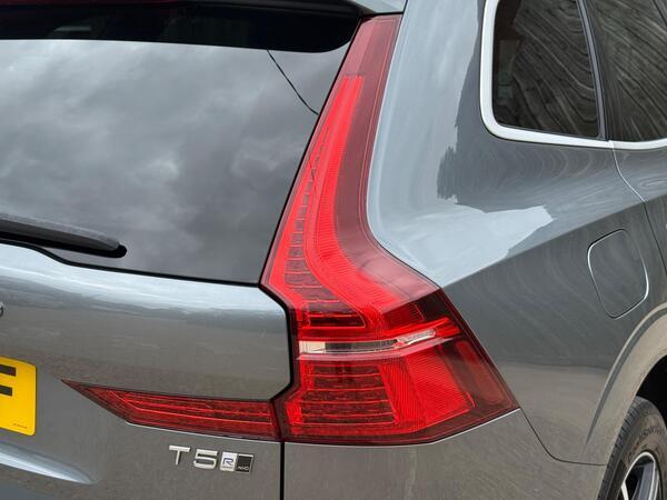 Volvo XC60 2.0 T5 R-Design Auto AWD Euro 6 (s/s) 5dr