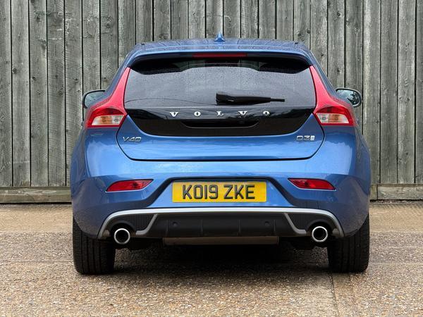 Volvo V40 2.0 D3 R-Design Edition Auto Euro 6 (s/s) 5dr