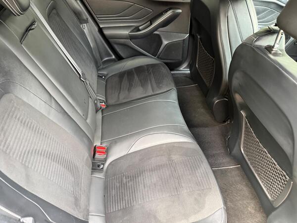 Ford Focus 2.3T EcoBoost ST Euro 6 (s/s) 5dr