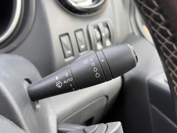 Renault Trafic 2.0 dCi ENERGY 28 Sport SWB Standard Roof Euro 6 (s/s) 5dr