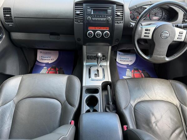 Nissan Navara 2.5 dCi Tekna Auto 4WD Euro 5 4dr