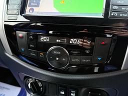 Nissan Navara 2.3 dCi Tekna 4WD Euro 6 (s/s) 4dr at 32th