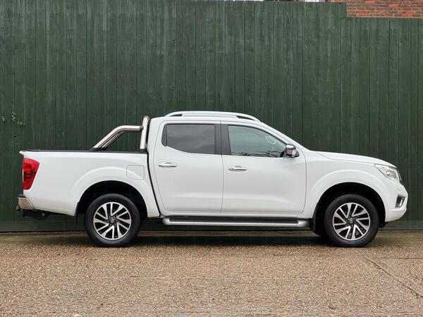 Nissan Navara 2.3 dCi Tekna 4WD Euro 6 (s/s) 4dr