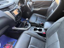 Nissan Navara 2.3 dCi Tekna 4WD Euro 6 (s/s) 4dr at 18th