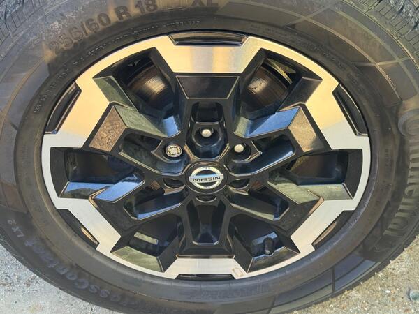 Nissan Navara 2.3 dCi Tekna 4WD Euro 6 (s/s) 4dr