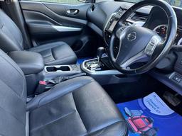 Nissan Navara 2.3 dCi Tekna Auto 4WD Euro 6 4dr at 6th