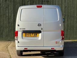 Nissan NV200 1.5 dCi Tekna SWB Euro 6 6dr at 15th