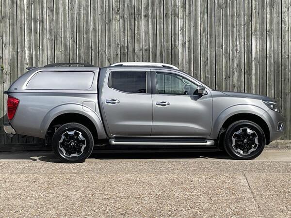 Nissan Navara 2.3 dCi Tekna 4WD Euro 6 (s/s) 4dr