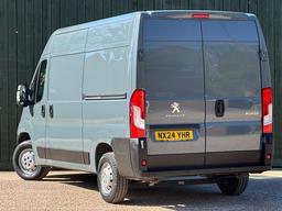 Peugeot Boxer 2.2 BlueHDi 335 Professional Premium + L2 H2 Euro 6 (s/s) 5dr at 13th
