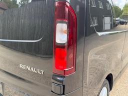Renault Trafic 2.0 dCi ENERGY 30 Sport LWB Standard Roof Euro 6 (s/s) 5dr at 48th