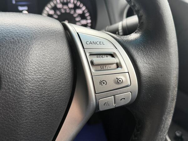 Nissan Navara 2.3 dCi Tekna 4WD Euro 6 (s/s) 4dr