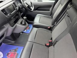 Vauxhall Vivaro 1.5 Turbo D 2700 Sportive L1 H1 Euro 6 (s/s) 5dr at 8th