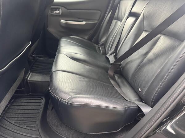 Fiat Fullback 2.4D LX Auto 4WD Euro 6 4dr (Euro 6)