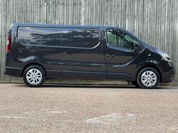 Renault Trafic 2.0 dCi ENERGY 30 Sport LWB Standard Roof Euro 6 (s/s) 5dr at 19th