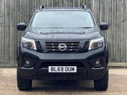 Nissan Navara 2.3 dCi N-Guard Auto 4WD Euro 6 4dr at 6th