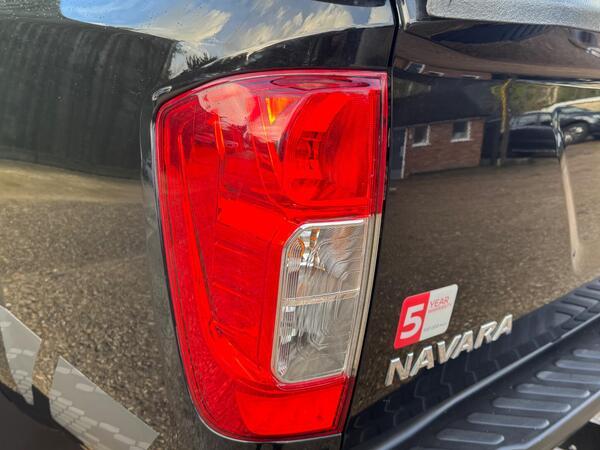 Nissan Navara 2.3 dCi N-Guard Auto 4WD Euro 6 4dr