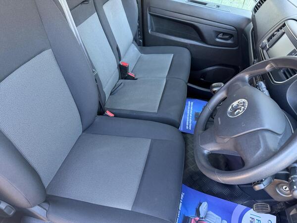 Vauxhall Vivaro 2.0 Turbo D 3100 Pro L2 H1 Euro 6 (s/s) 6dr