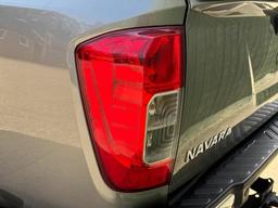 Nissan Navara 2.3 dCi Tekna Auto 4WD Euro 6 4dr at 46th