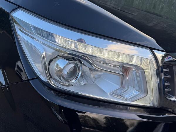 Nissan Navara 2.3 dCi Tekna Auto 4WD Euro 6 4dr