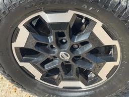 Nissan Navara 2.3 dCi Tekna Auto 4WD Euro 6 4dr at 35th