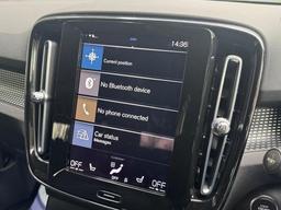 Volvo XC40 2.0 B4 MHEV R-Design Pro Auto Euro 6 (s/s) 5dr at 8th