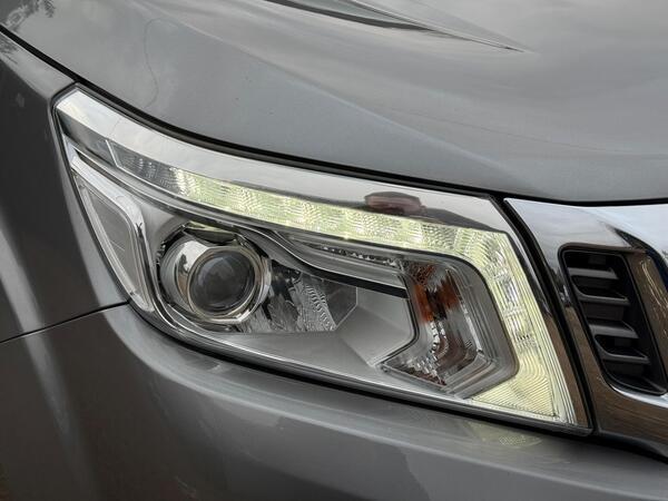 Nissan Navara 2.3 dCi Tekna Auto 4WD Euro 6 4dr