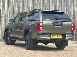Toyota Hilux 2.8 D-4D Invincible X 4WD Euro 6 (s/s) 4dr at 5th