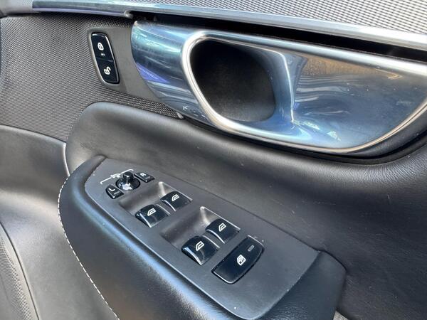 Volvo XC90 2.0 D5 PowerPulse Inscription Auto 4WD Euro 6 (s/s) 5dr