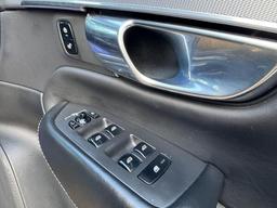 Volvo XC90 2.0 D5 PowerPulse Inscription Auto 4WD Euro 6 (s/s) 5dr at 26th