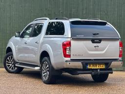 Nissan Navara 2.3 dCi Tekna Auto 4WD Euro 6 4dr at 8th
