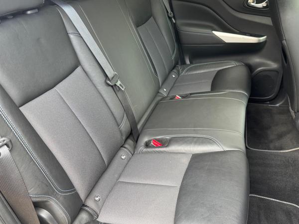 Nissan Navara 2.3 dCi N-Guard Auto 4WD Euro 6 4dr