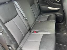 Nissan Navara 2.3 dCi N-Guard Auto 4WD Euro 6 4dr at 36th