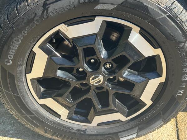 Nissan Navara 2.3 dCi Tekna 4WD Euro 6 (s/s) 4dr