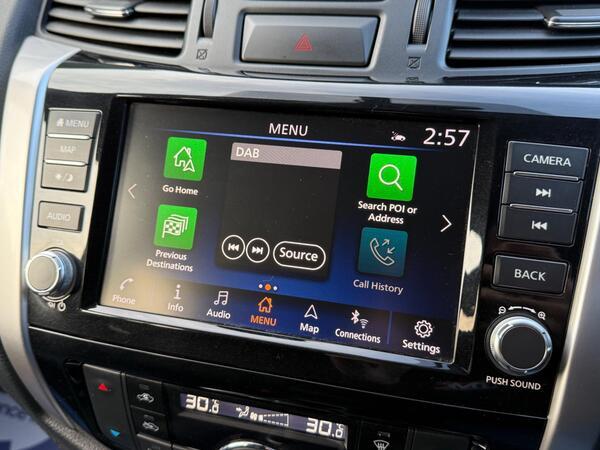 Nissan Navara 2.3 dCi Tekna Auto 4WD Euro 6 4dr