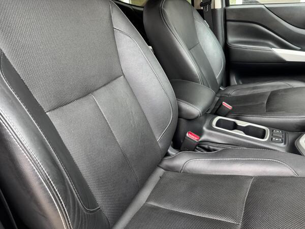 Nissan Navara 2.3 dCi Tekna Auto 4WD Euro 6 4dr