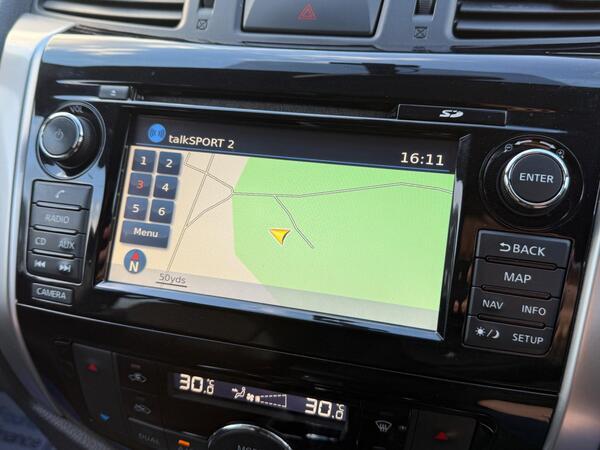 Nissan Navara 2.3 dCi Tekna 4WD Euro 6 (s/s) 4dr