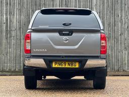 Nissan Navara 2.3 dCi Tekna Auto 4WD Euro 6 4dr at 21th