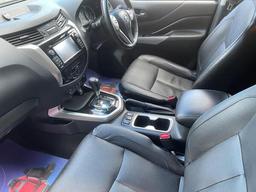 Nissan Navara 2.3 dCi Tekna Auto 4WD Euro 6 4dr at 10th