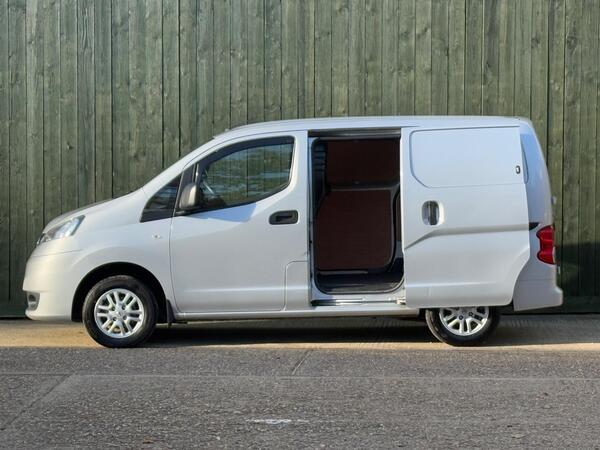 Nissan NV200 1.5 dCi Tekna SWB Euro 6 6dr