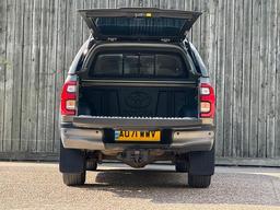 Toyota Hilux 2.8 D-4D Invincible X Auto 4WD Euro 6 (s/s) 4dr at 58th