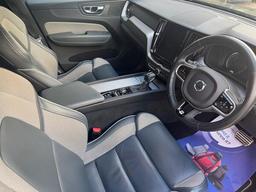 Volvo XC60 2.0 T5 R-Design Auto AWD Euro 6 (s/s) 5dr at 3th