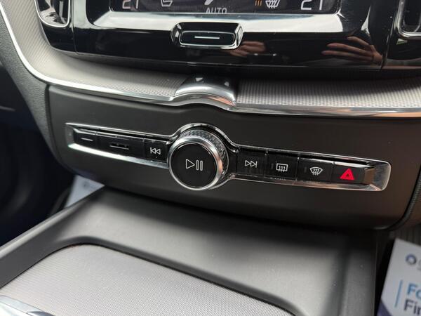 Volvo XC60 2.0 T5 R-Design Auto AWD Euro 6 (s/s) 5dr