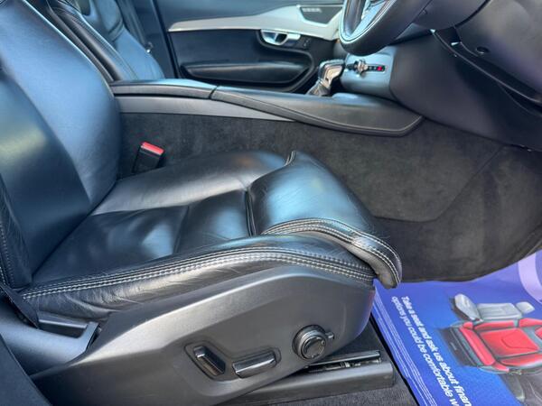 Volvo XC90 2.0 D5 PowerPulse Inscription Auto 4WD Euro 6 (s/s) 5dr