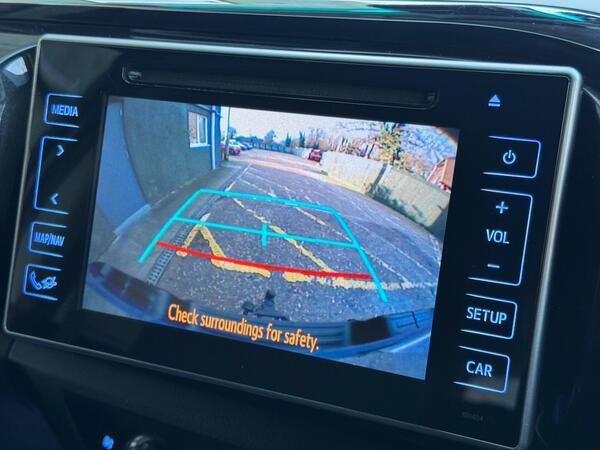 Toyota Hilux 2.4 D-4D Invincible Auto 4WD Euro 6 4dr (TSS, 3.5t)