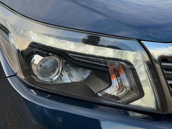 Nissan Navara 2.3 dCi Tekna Auto 4WD Euro 6 4dr