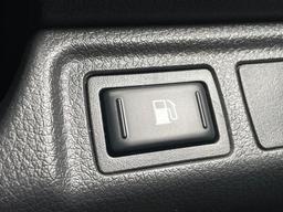 Nissan Navara 2.3 dCi N-Guard Auto 4WD Euro 6 4dr at 43th