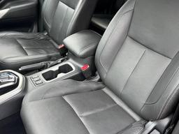Nissan Navara 2.3 dCi Tekna Auto 4WD Euro 6 4dr at 19th